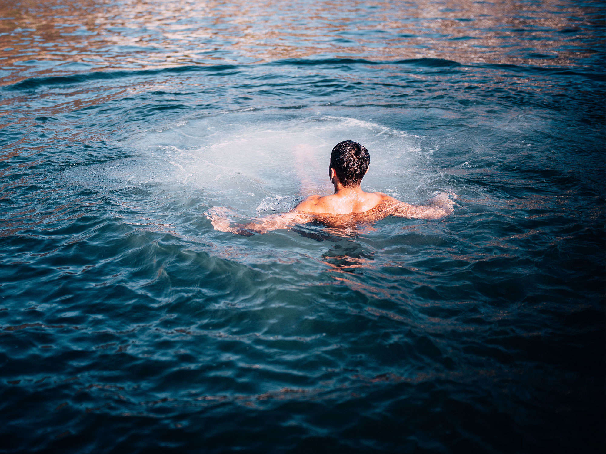 The psychology of the winter plunge